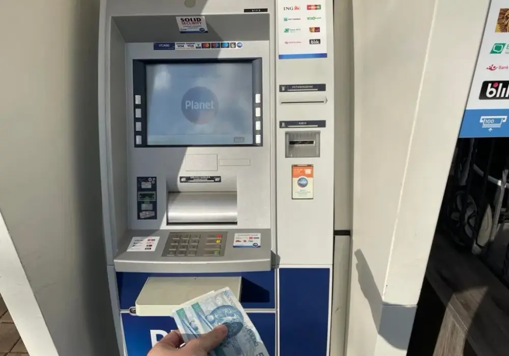 Jak działa wpłatomat Pekao? Prosty sposób na szybkie wpłaty gotówki