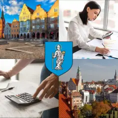 Kolaż: Rynek w Olsztynie, herb miasta, kobieta z kalkulatorem i laptopem, widok na miasto.