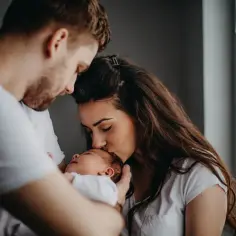 Ile czasu czeka się na becikowe? Sprawdź, kiedy otrzymasz pieniądze