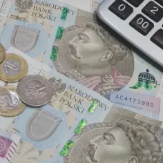 Oprocentowanie lokat: aktualne stawki i porównanie ofert banków