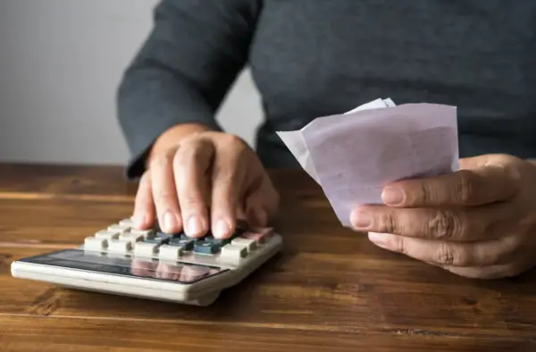Jak odzyskać spokój finansowy, gdy długi są już w rękach komornika?