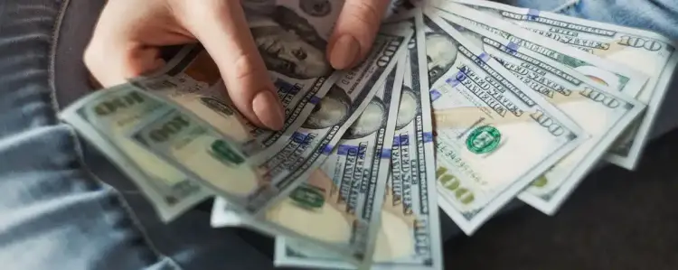 Waluty fiat a kryptowaluty: Kluczowe różnice, które musisz znać